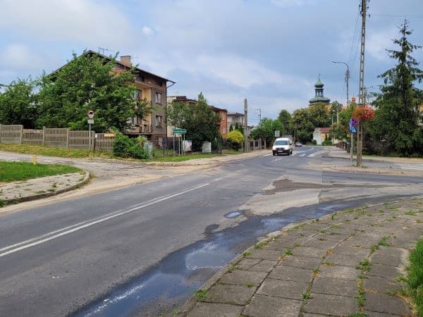 Rozpoczęła sie budowa ronda w Burzeninie