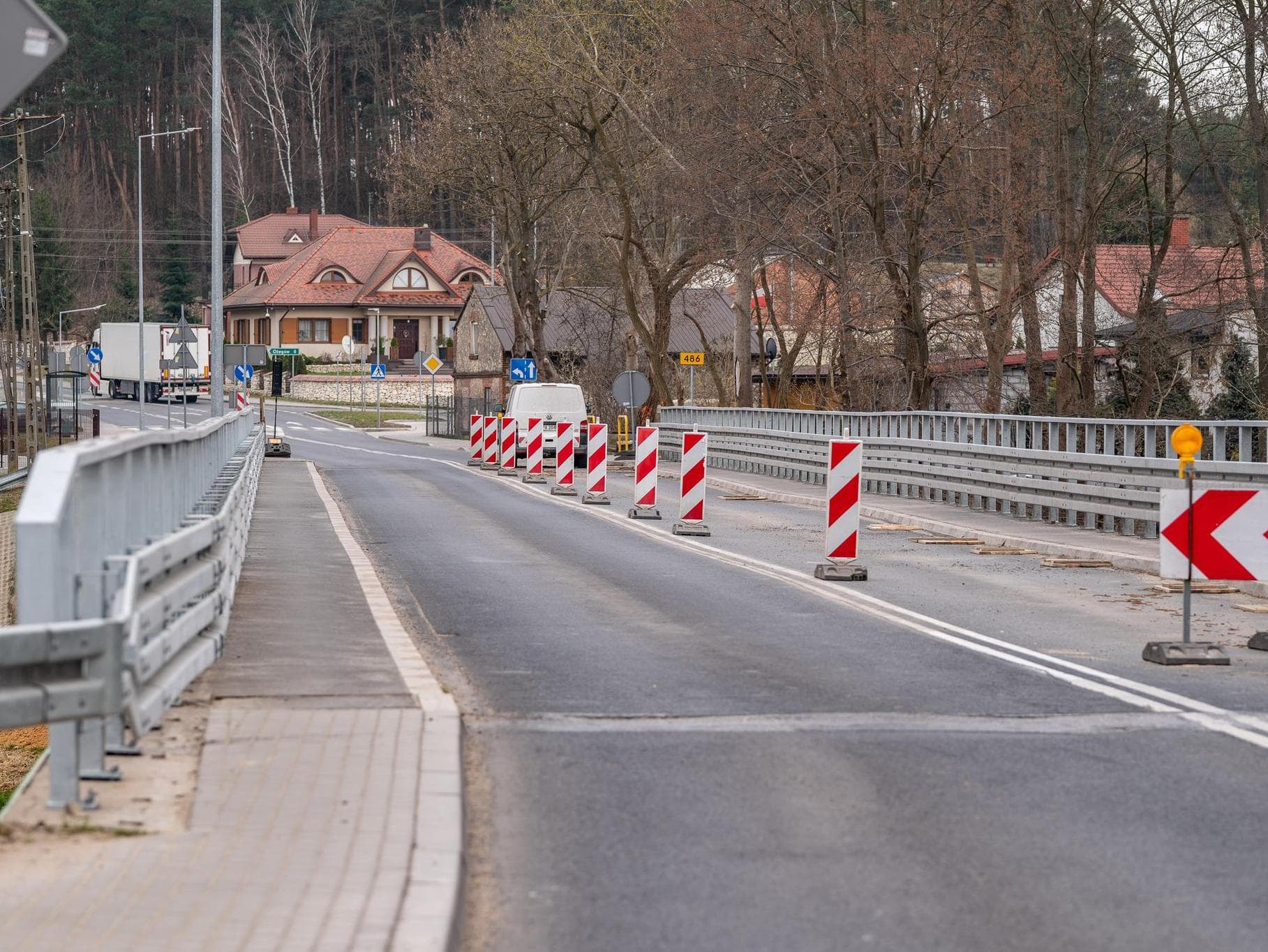 Remont mostu w Krzeczowie