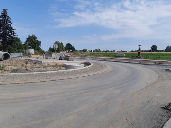 Trwa rozbudowa przejścia przez Pruszków (powiat łaski)