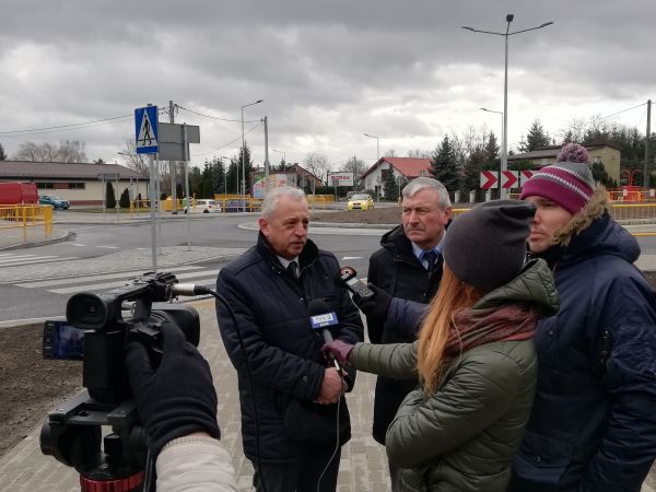 Zakończono inwestycję w Piątku, na skrzyżowaniu dróg wojewódzkich nr 702 i 703