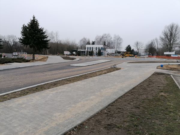 Rondo w Sieradzu w ciągu dróg wojewódzkich nr: 482 i 480.