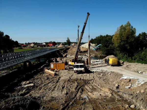 Powstaje most w Rychłocicach